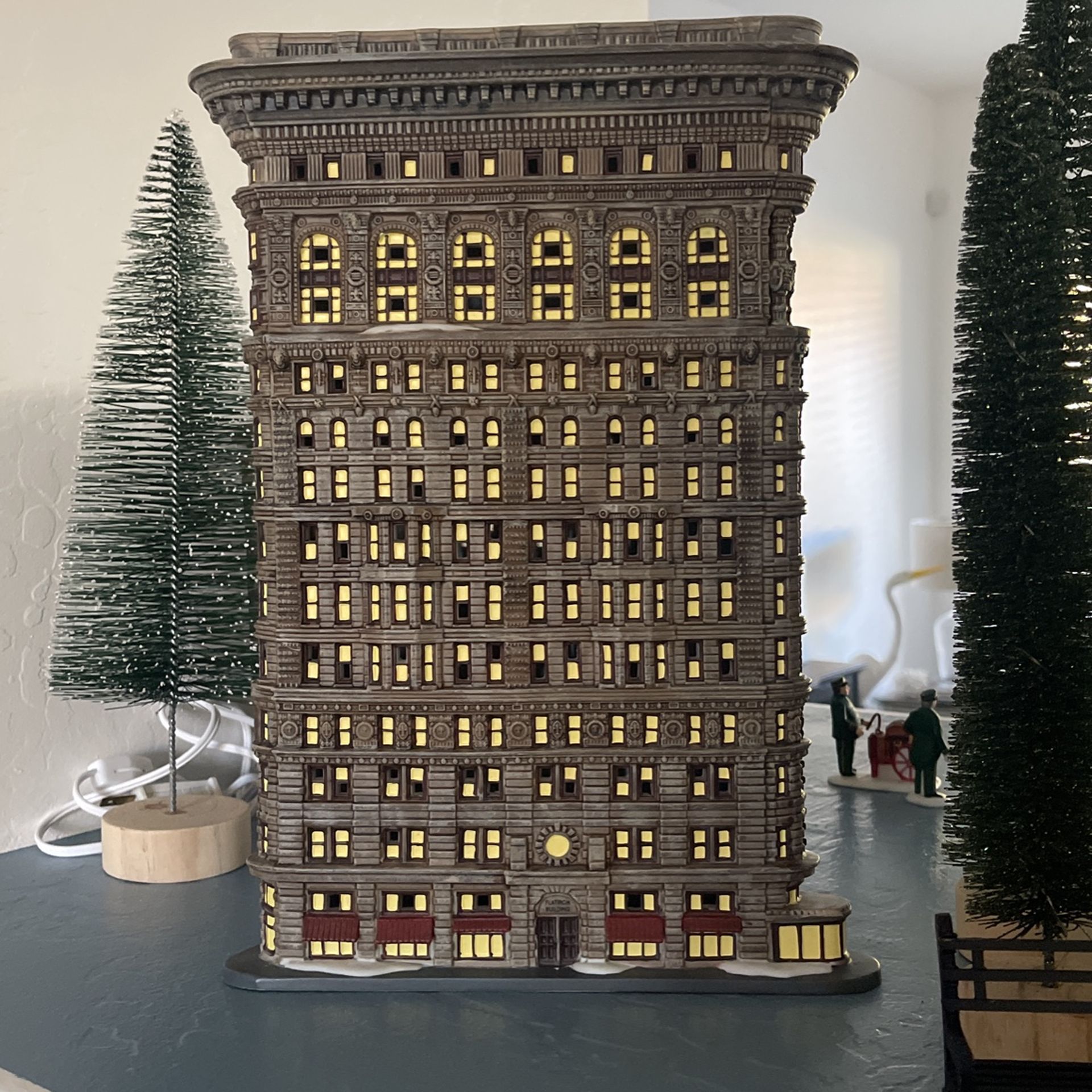 Dept 56 CIC Flat Iron Bldg