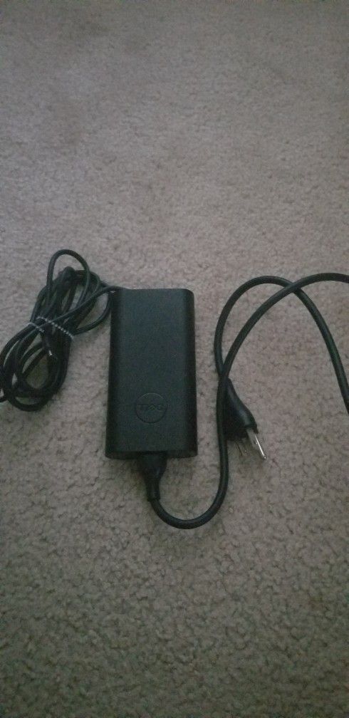 Dell USB-C 90 W AC Adapter with 1 meter Power Cord