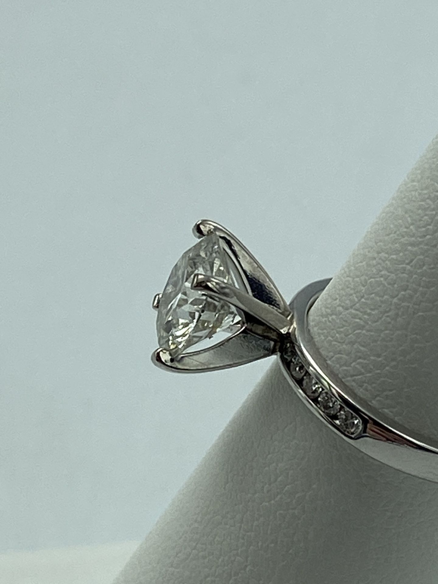 14kt White Gold Engagement Ring With 2.32ct Round Diamond