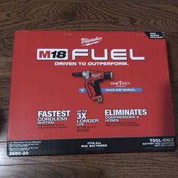 Milwaukee Fuel M18 1/4”Blind Rivet Tool Olny #2660-20