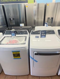 Frigidaire 4.4 Cu. Ft. Washer and 7.0 Cu. Ft. Gas Dryer