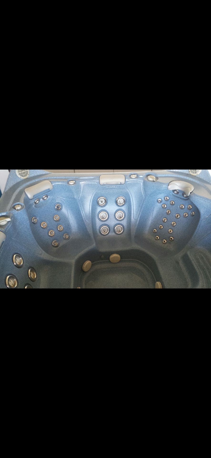 La Spa Hot Tub 8x8 6 Person