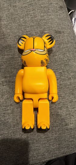 Garfield Bearbrick 400%