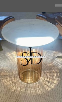 Round Accent Table White Marble Top Cylinder Amber Glass Base 19” Dia x 21.5” H