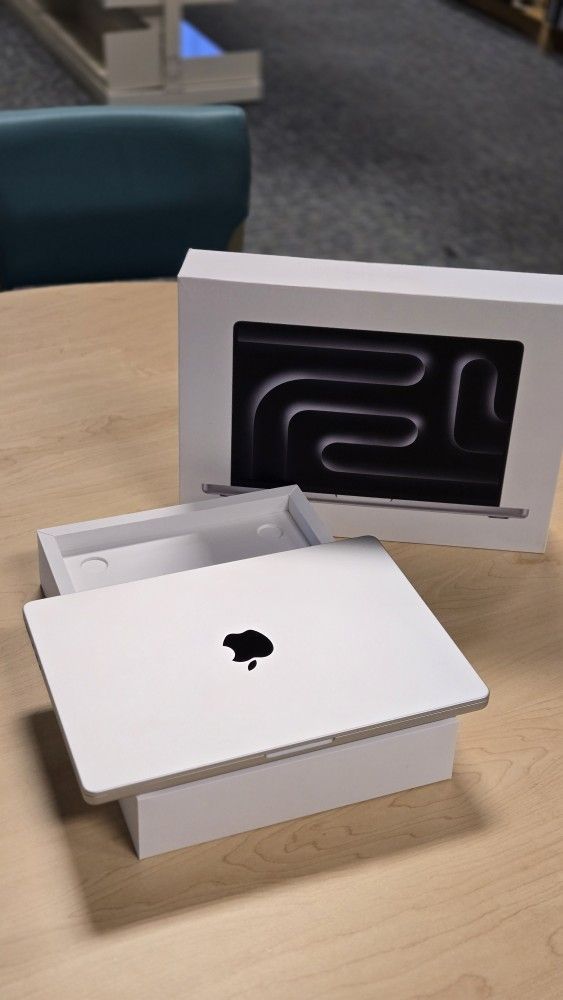 $3862+ New M3 Max 14 inch 36GB memory 1TB Apple MacBook Pro 2024 Loaded Final Cut Office word excel