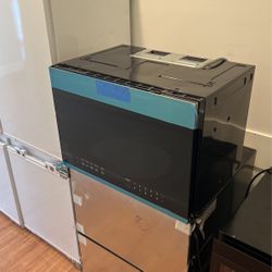 Frigidaire Microwave 24” Open Box