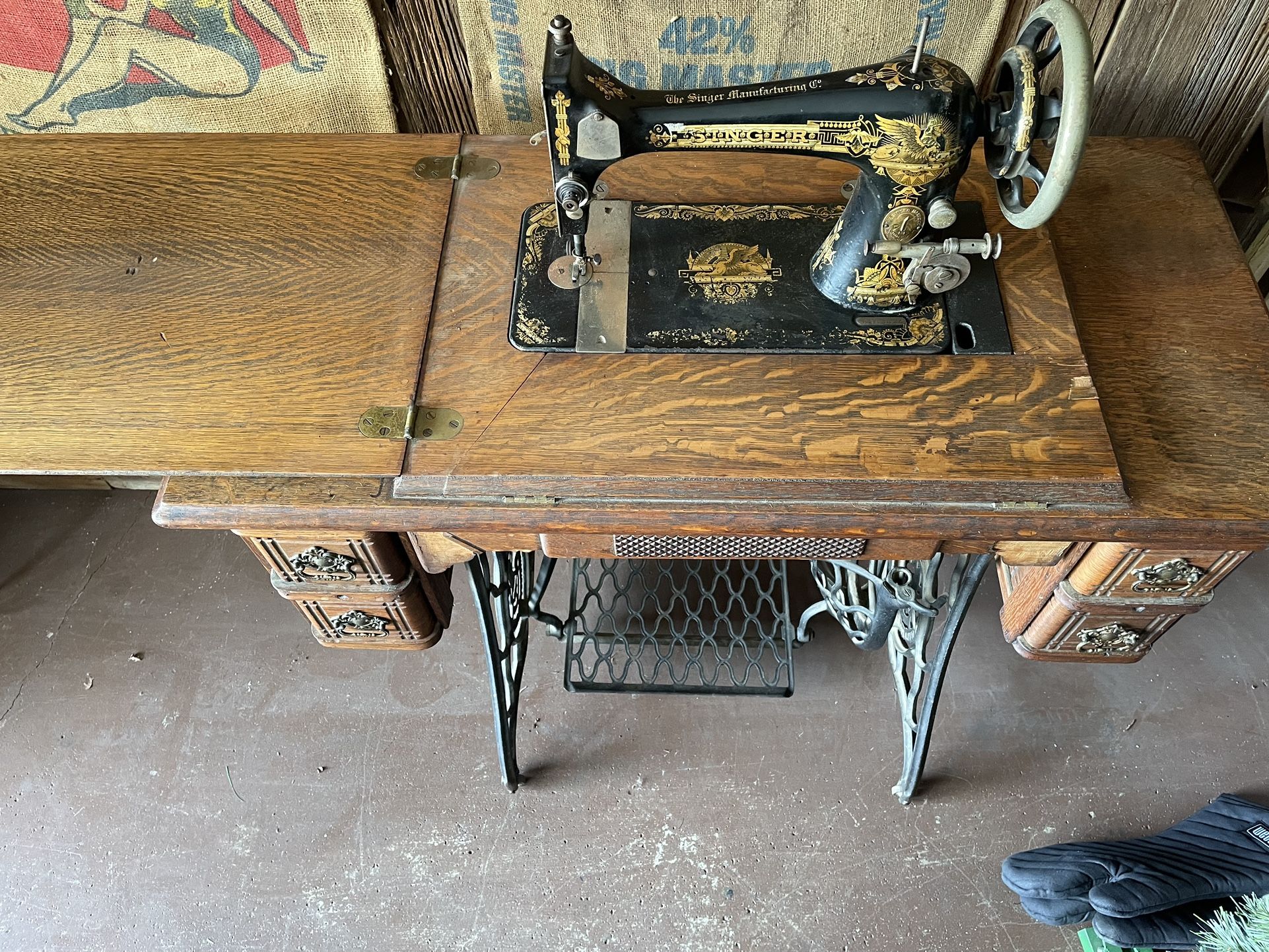 Antique Singer Sewing Machine 