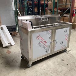 Portable sink 3 compartment mobile hot and cold Water 54 ins