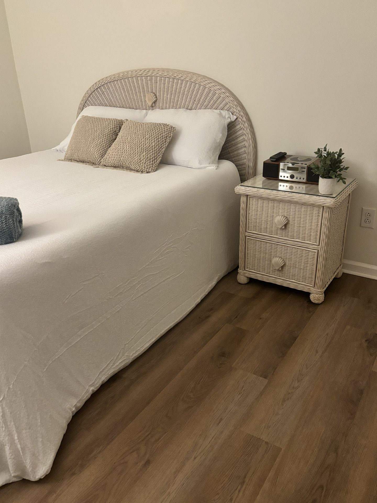 Beachy Chic Wicker Bedroom Set