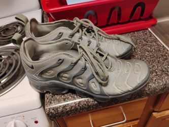 Size 10 and 1/2 used them one time I still look like a new