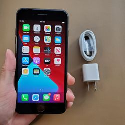iPhone 7 Plus - UNLOCKED - Like New 