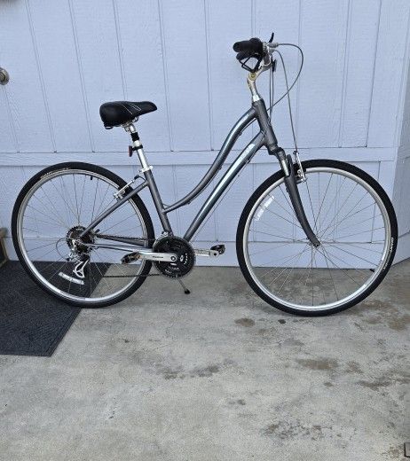 Ladies Giant Cypress Bike