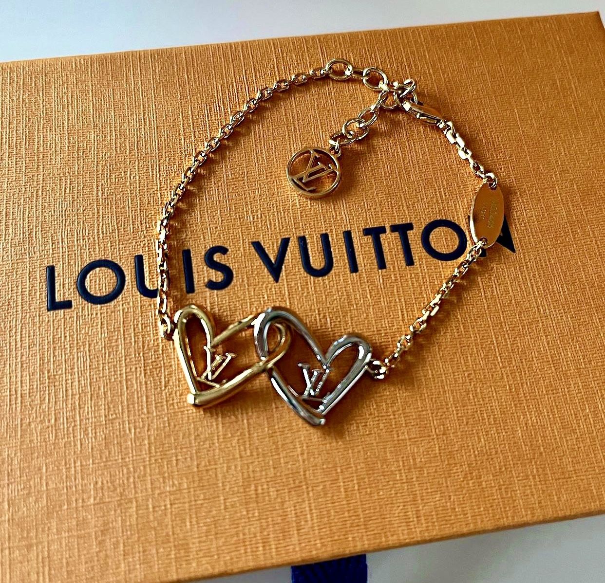 New L V Hearts Love Bracelet
