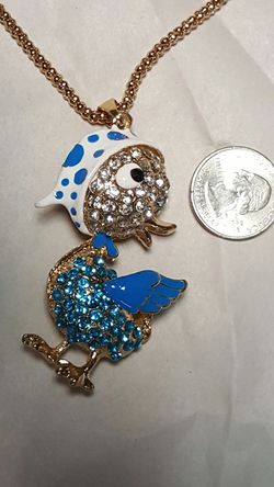 Blue crystal 3D cute duck mother pendant chain necklace.