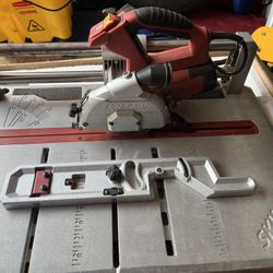 Wood and laminate floor Saw