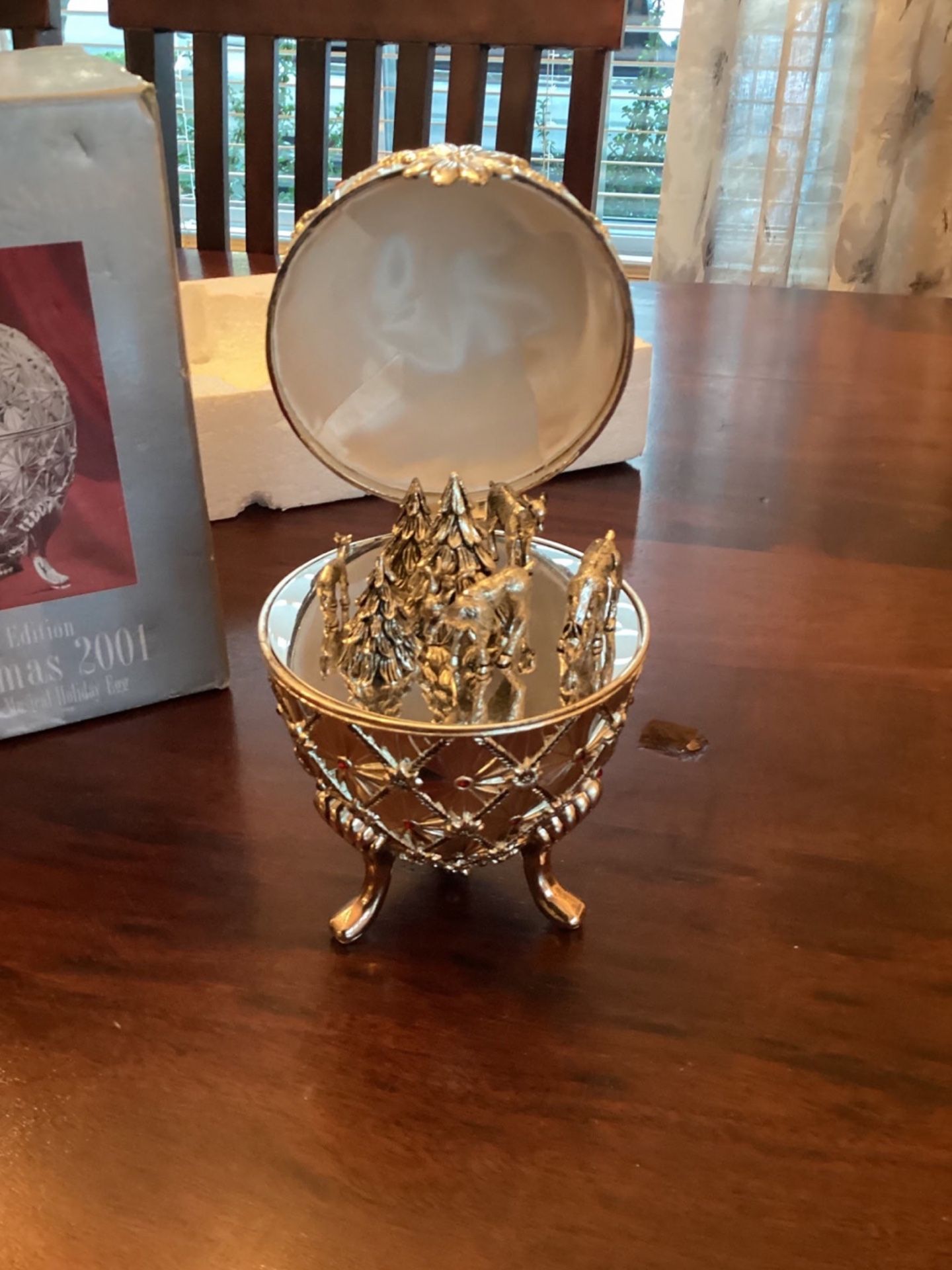 Wallace Silversmiths Silver plated Musical holiday egg