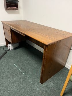 FREE DESK