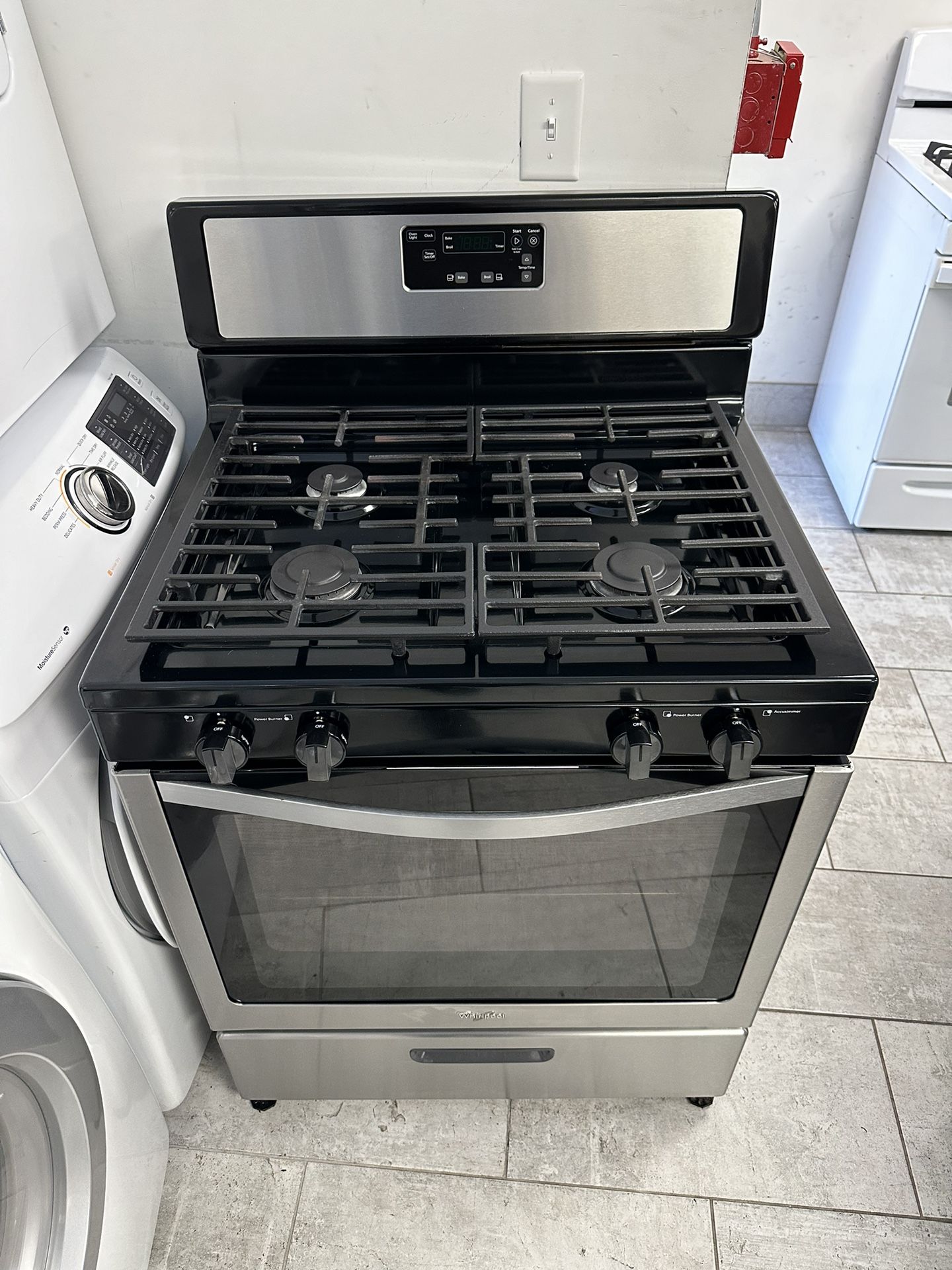 Whirlpool 30 Inc Gas Range Four Burners Stainless Steel