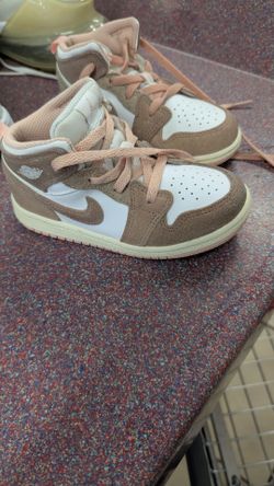 Toddler girls Jordan size 9C