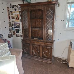 free Wooden Hutch 