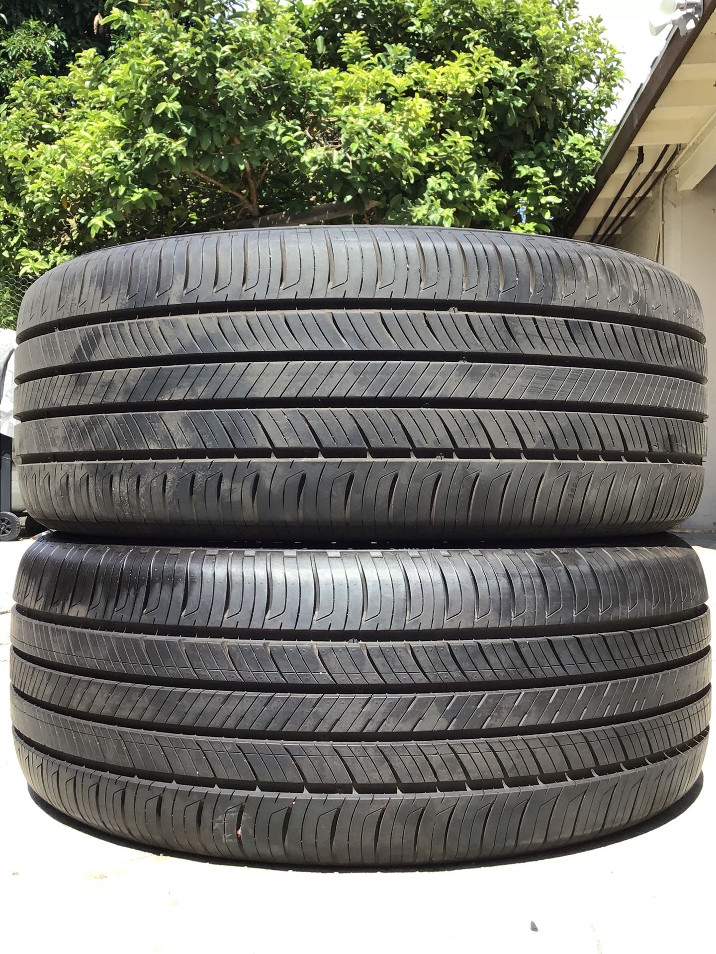 2 Hankook kinergy GT tires size 225,50,R17 94v