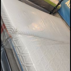 King Tempur-Pedic Mattress Set