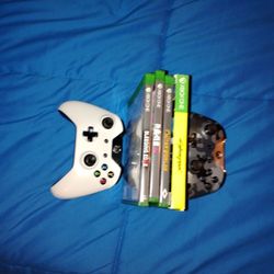 4 Xbox One Games And 2 Xbox One Controllers