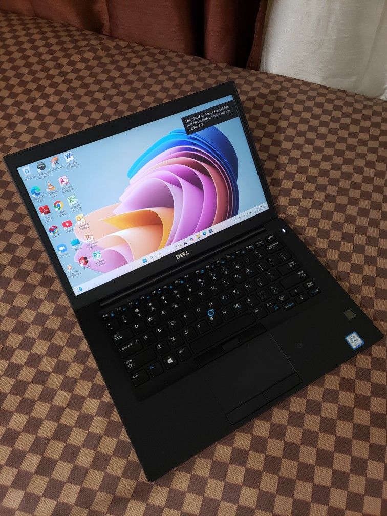 A VERY NICE 14"inch Intel Core i7 Dell Laptop, 16GB RAM, 256GB SSD. RUNS๐โโ๏ธVERY FAST. Latest Windows 11 Installed.