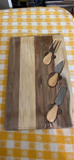 14” x 9” Cheese Board & Knife Set NEW