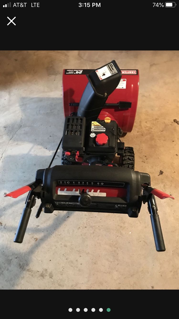 24” Craftsman Snow Blower 179cc PRICE IS FIRM for Sale in Romansville