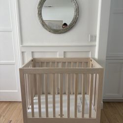 Mini Folding Crib With Wheels 