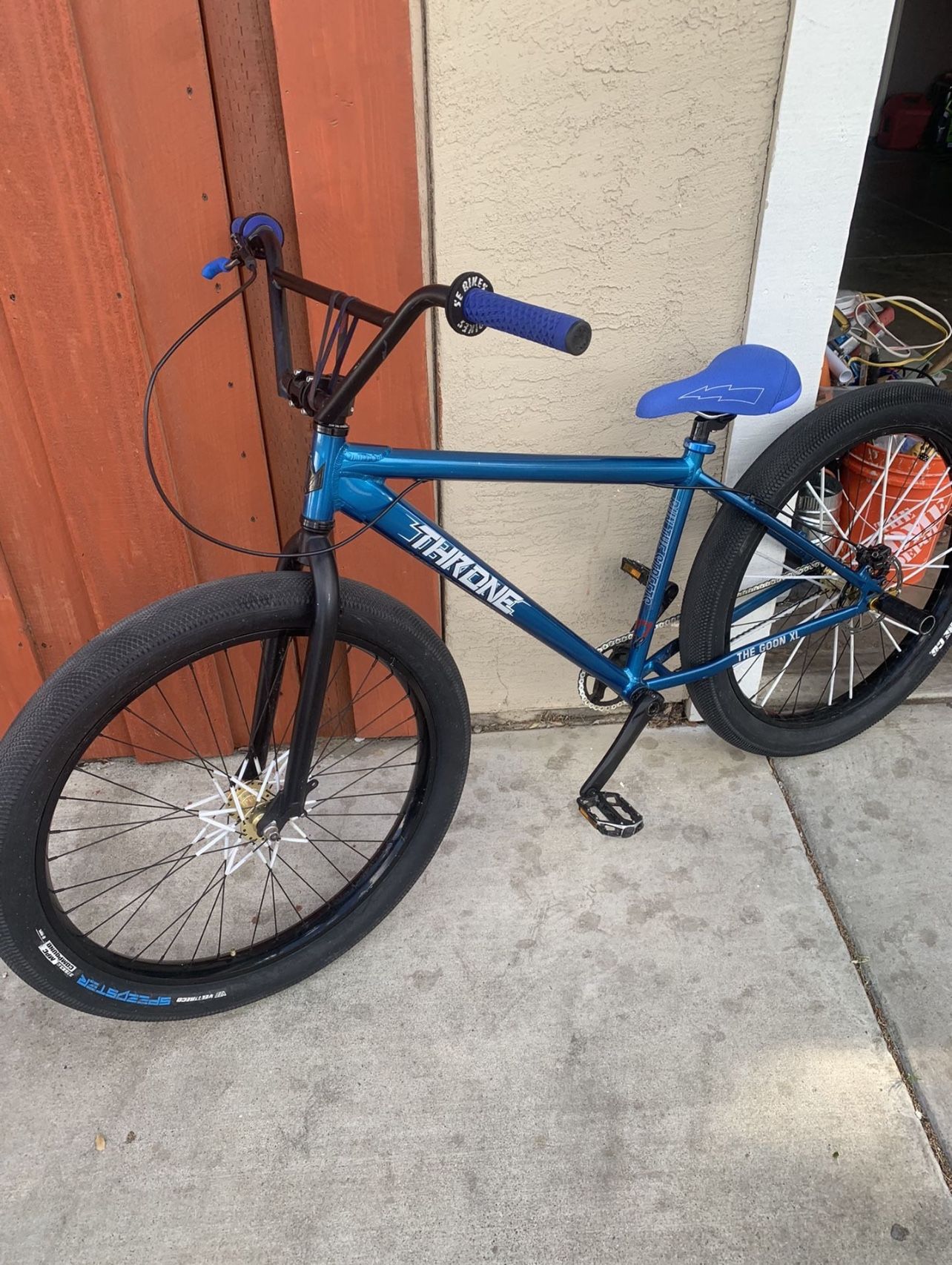 throne the goon XL for Sale in Los Banos CA OfferUp