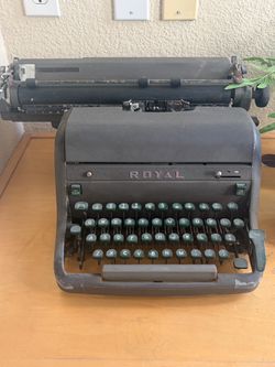 Royal Vintage Manual Typewriter