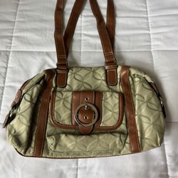 Green pattern handbag