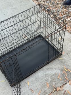 Dog crate 30 x 19 x 21
