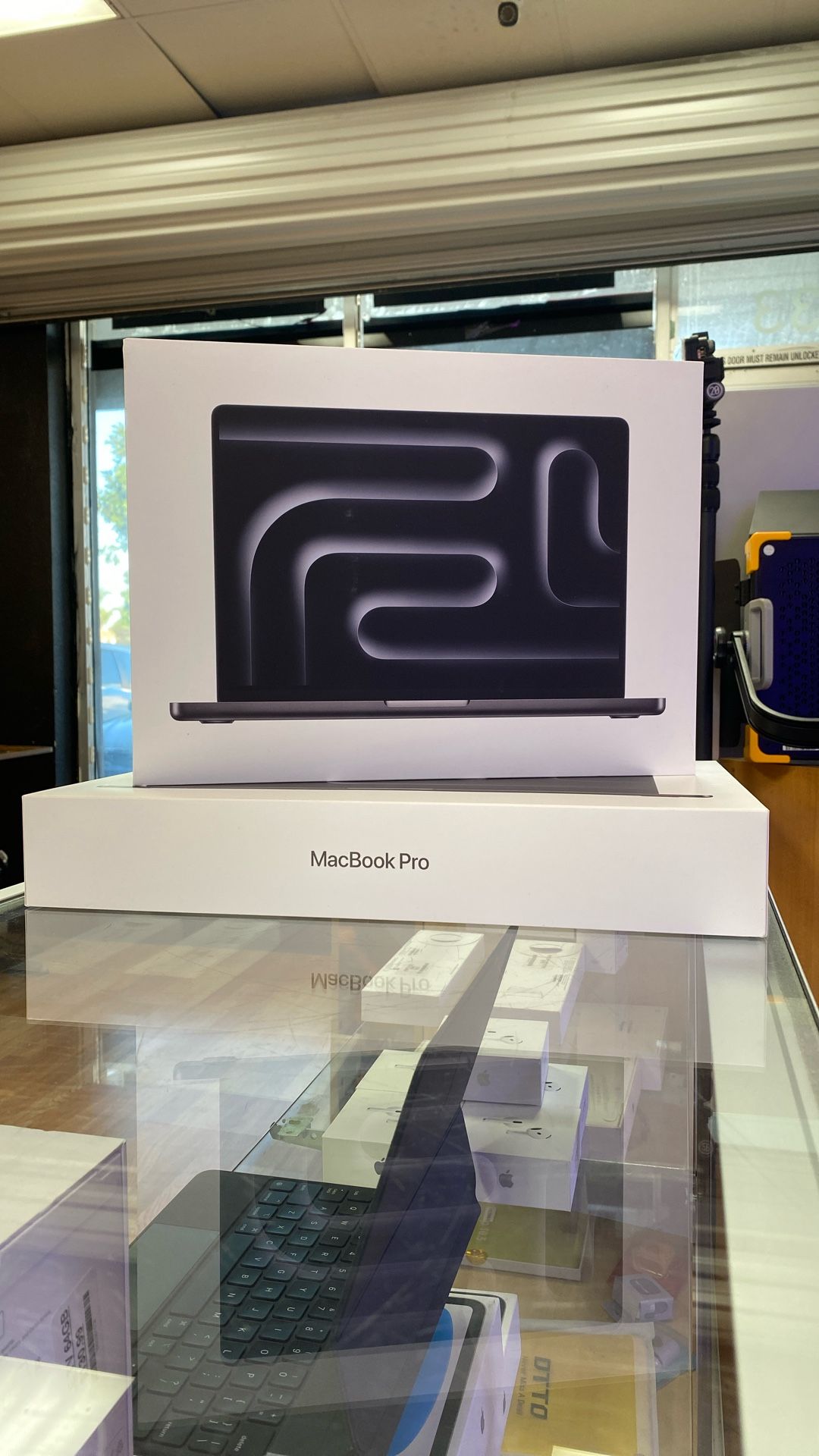 14”MacBook Pro M5 32Ram 1TB SSD. Nano Texture