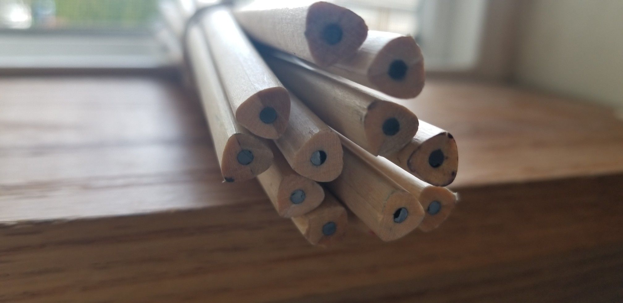 12 piece natural wooden triangular shaped Pentech pencils