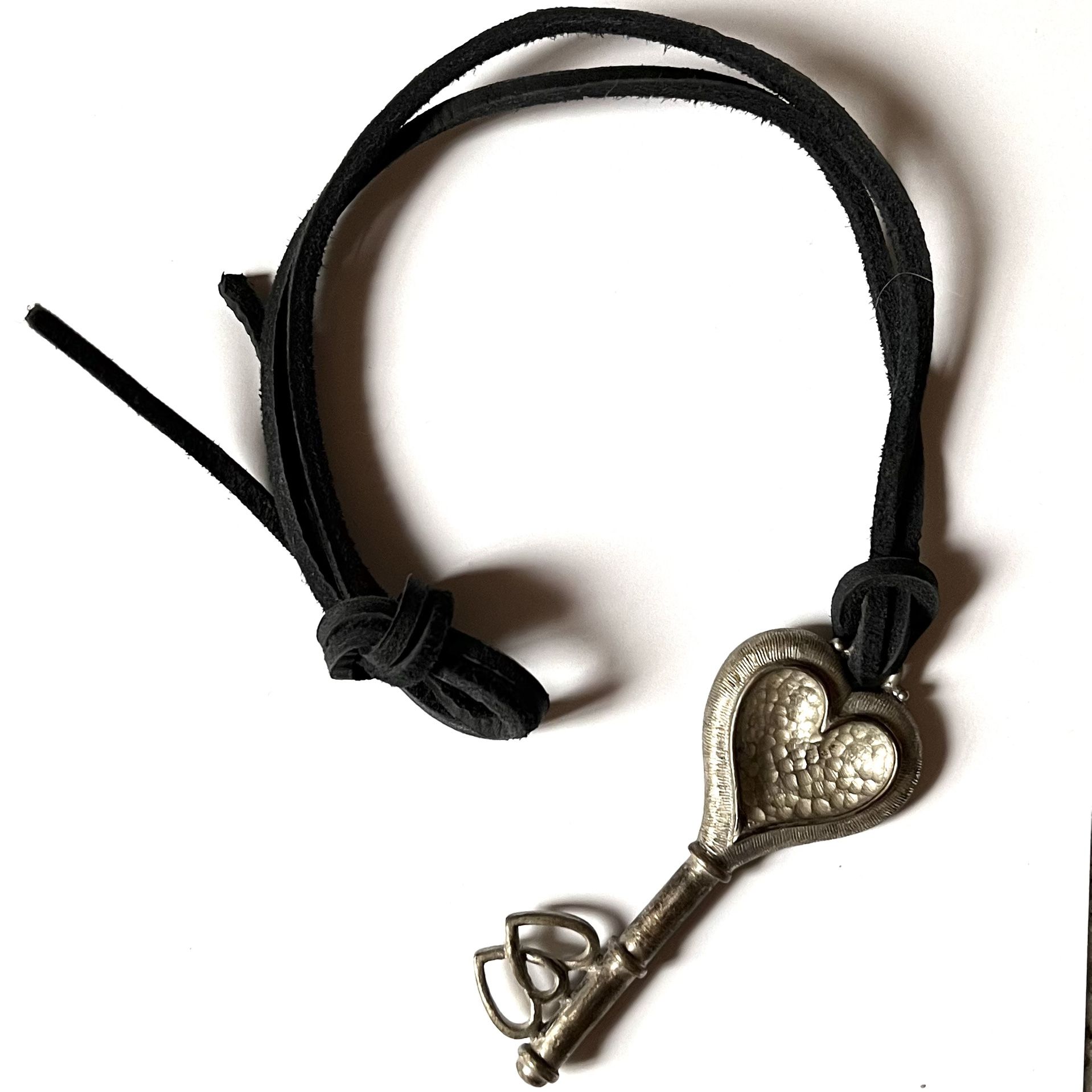 Key To A Heart 🩶 Necklace