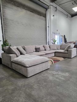 6pc  Sereen Modular Sectional-Free Delivery‼️