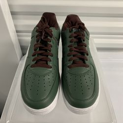 “NEW” Nike Air Force 1 (size 10.5)