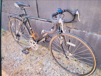 TREK 520 TOURING BIKE