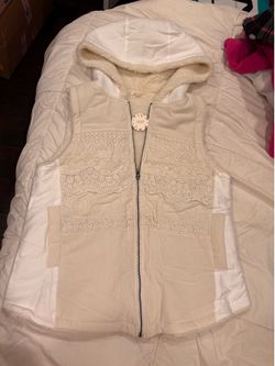 Beautiful white & tan sleeveless hoodie!