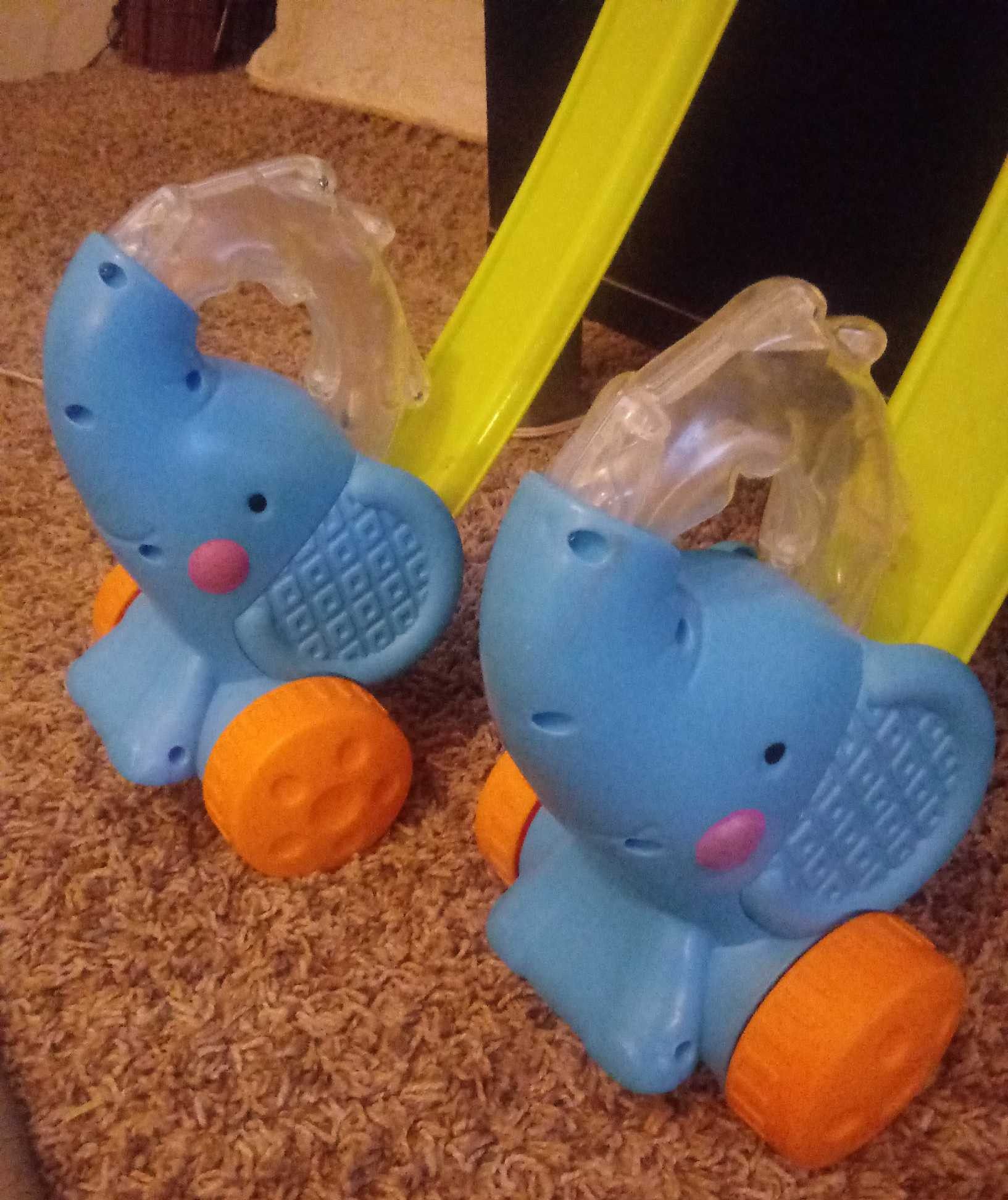 Fisher price Pop and Push Elephants
