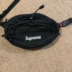 Supreme Shoulder Bag 