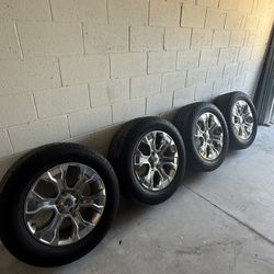 23 Ford F-150 Platinum Stock Wheels  