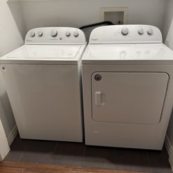 Matching Whirlpool Washer/ Dryer Set
