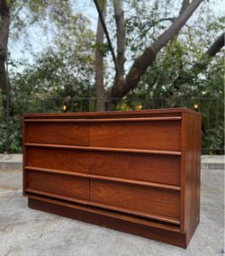 Vintage Danish Modern Mid Century Modern Teak 6 Drawer Dresser