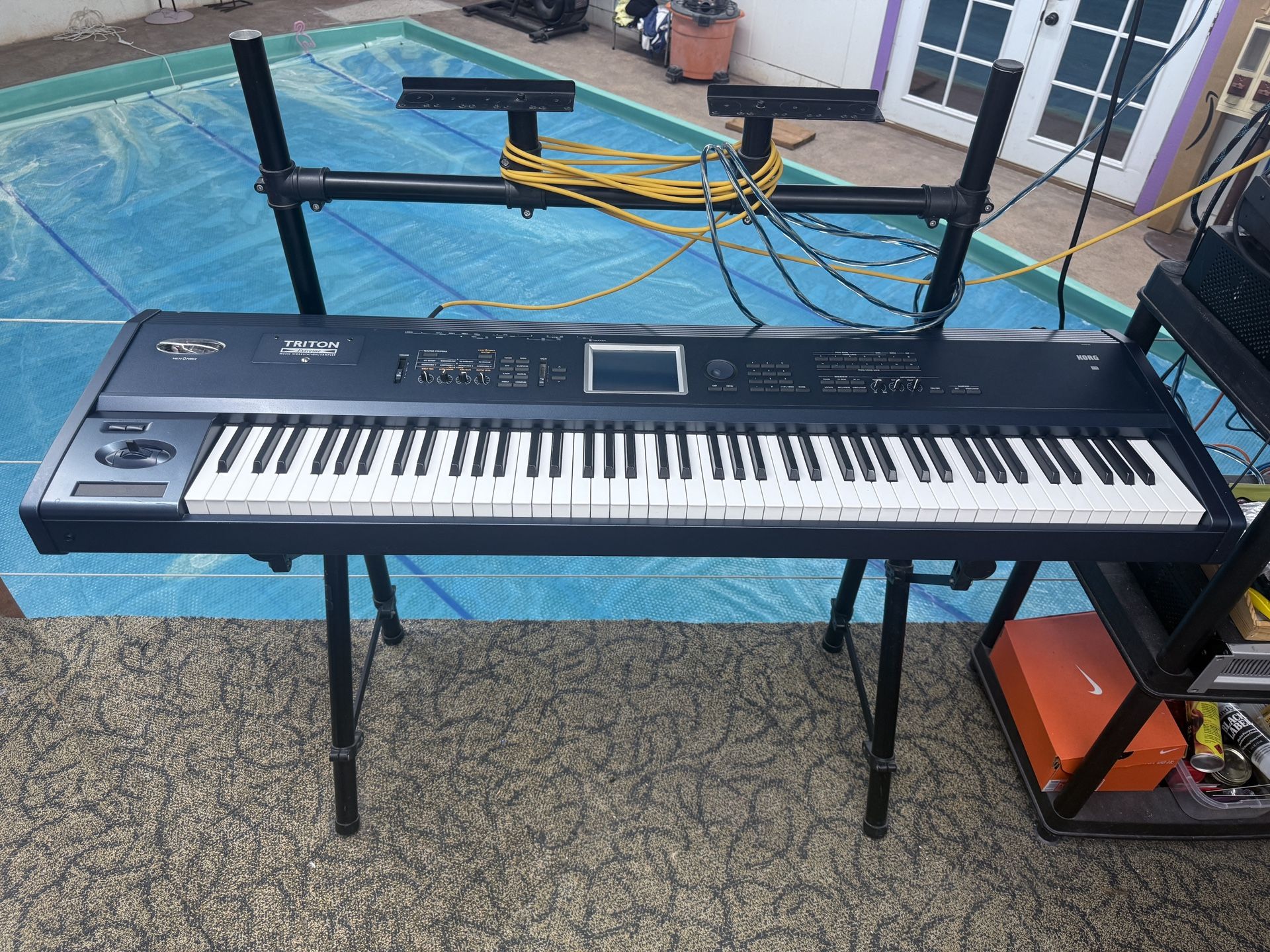 Korg Triton Extreme 88-Key Music Workstation / Sampler – Pro Keyboard