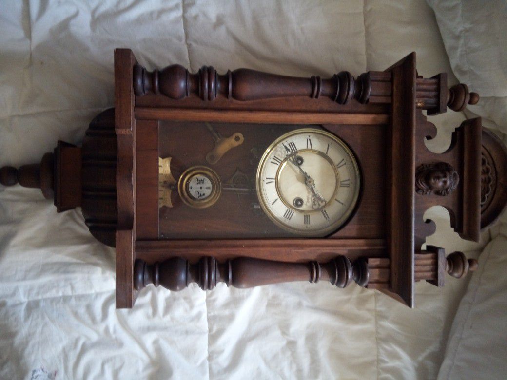 Wall clock regulator