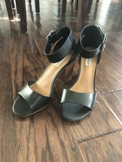 Steve Madden Black Sandals - Size 10